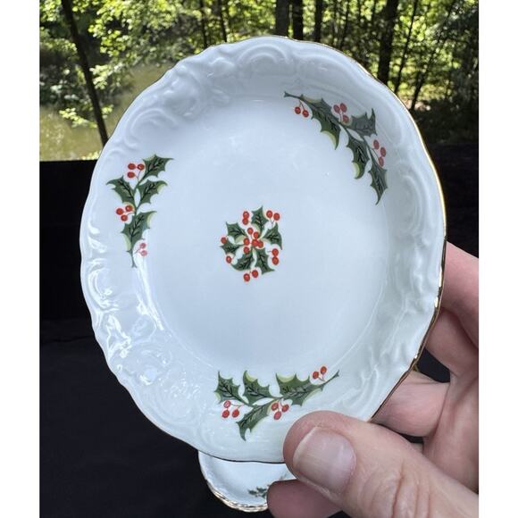 Vintage Royal Kent Christmas Holiday Holly Poland 6 1/5” Dessert Bowls Set Of 7 - Picture 3 of 6